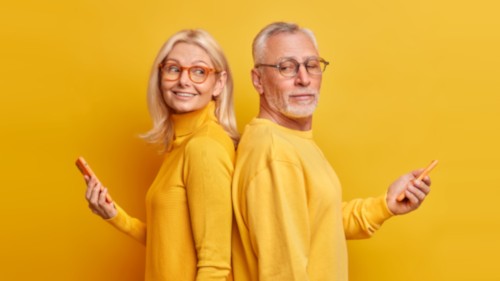 Más allá de la fórmula: estilo y bienestar visual en el adulto mayor